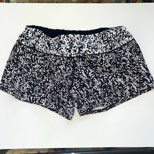 Lululemon Speed Up Low-Rise Shorts, Size 6